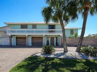 30 Bahama Dr, Rockport, TX 78382
