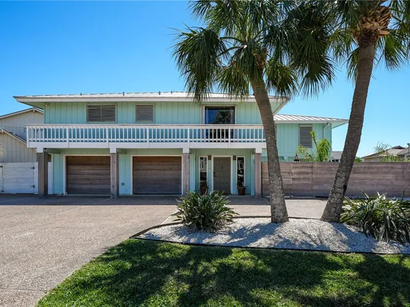 30 Bahama Dr, Rockport, TX 78382