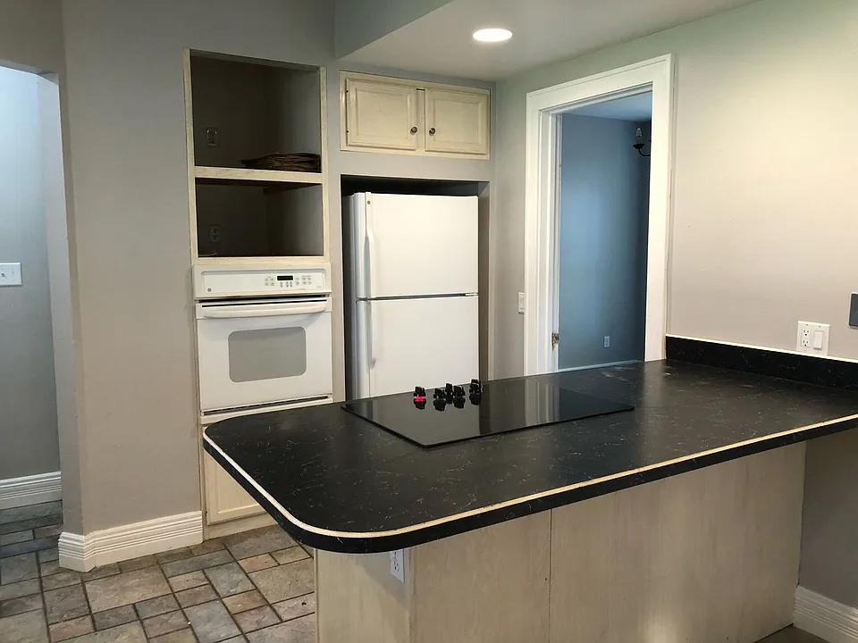 439 4th Ave SW