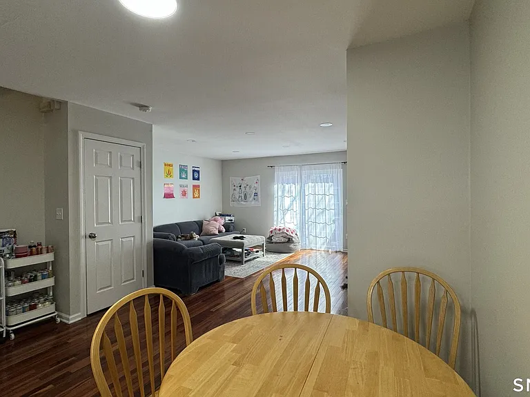 3409 Whitney Ave #6 — Photo 9