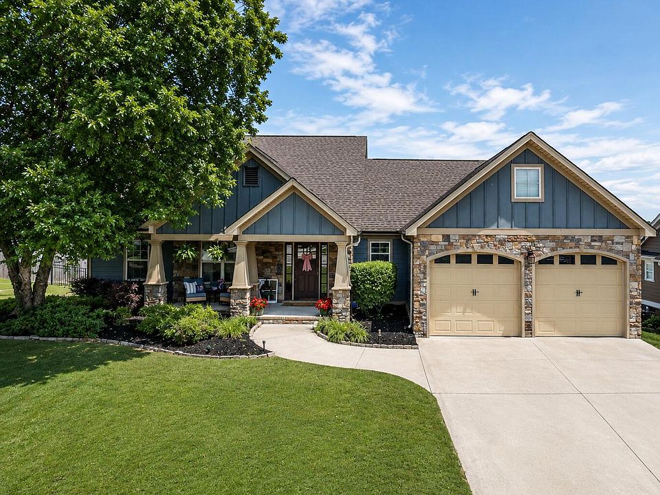 1st image of 37 Bur Oak Dr
