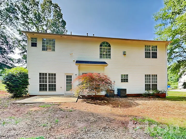 1219 Falls Creek Ct — Photo 17