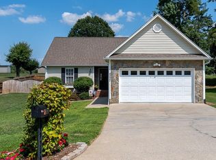 4227 Meredith Woods Ln, Winston Salem, NC 27107