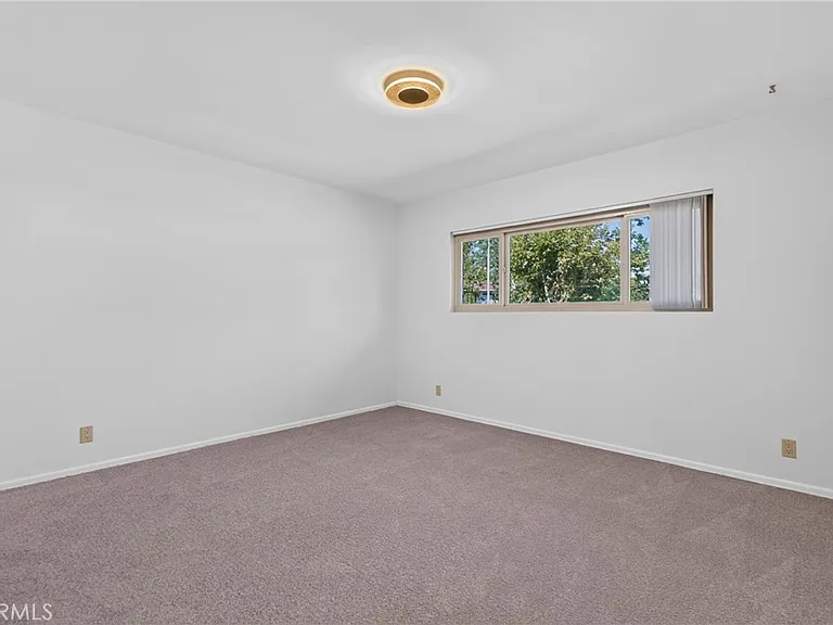 10401 Wystone Ave — Photo 42