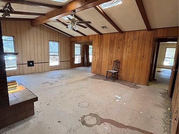 4th image of 43760 Olive Ave