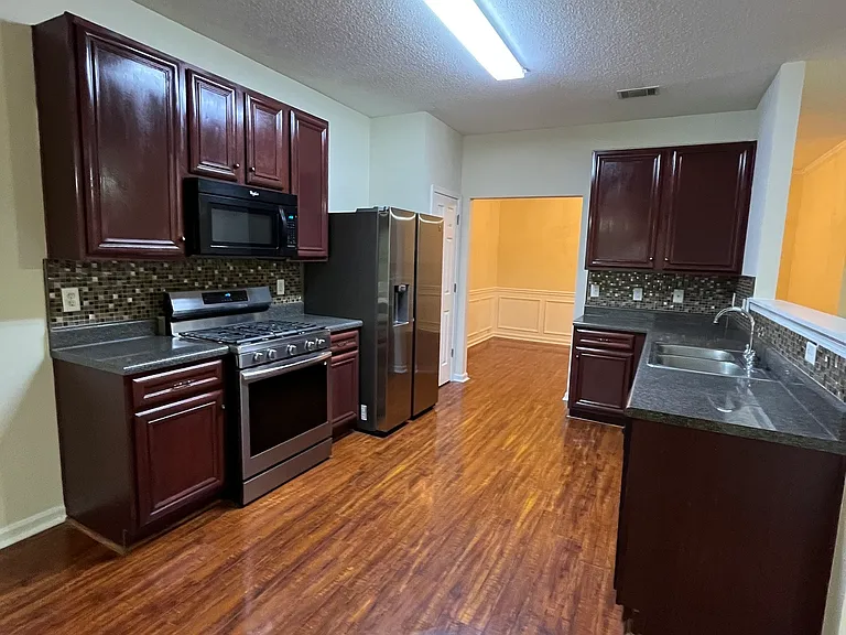 166 Seabreeze Ct — Photo 10