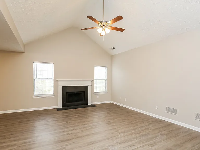 2167 Mulberry Ln — Photo 6