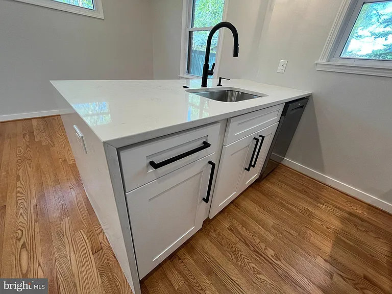 327 Whittier St NW #A — Photo 17