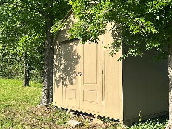 5th image of 302 E Ada Ave