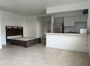 940 8th St #4, Miami Beach, FL 33139