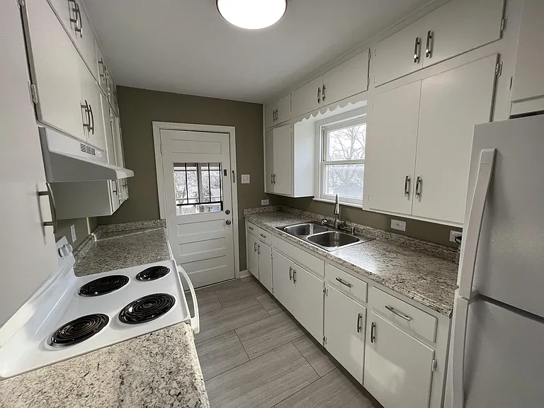 430 Bryn Mawr Dr — Photo 6