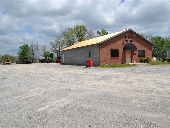 2nd image of 3088 S Laurel Rd