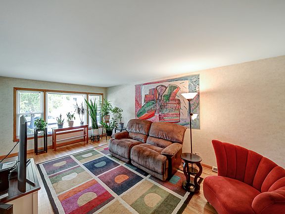 4th image of 8205 W Park Ave