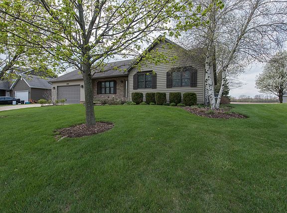 2nd image of 328 Fairhaven Dr