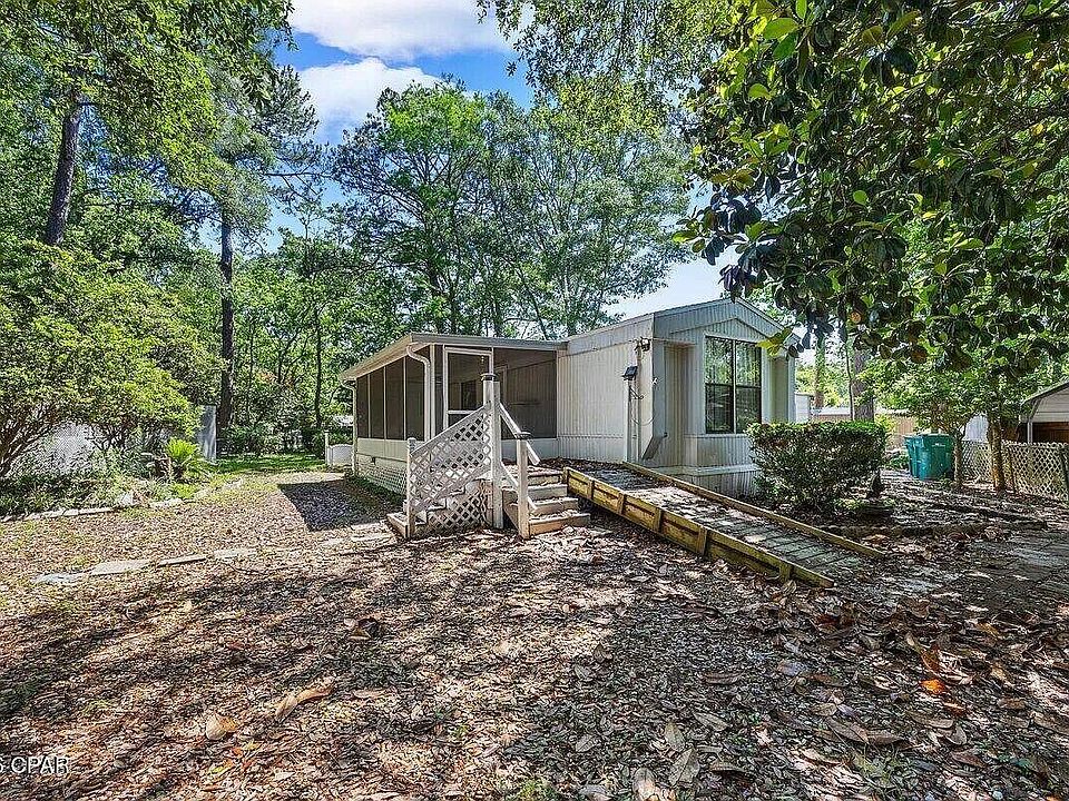 1st image of 2 Sarah Ln