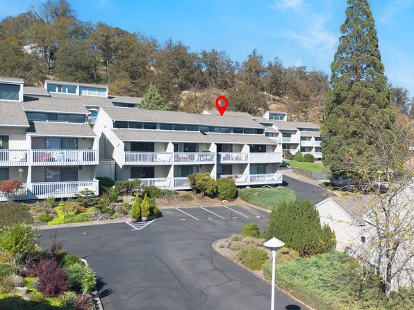 17 NW Mountain View Dr, Roseburg, OR 97471