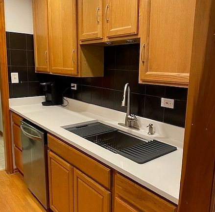 3rd image of 5130 N Albany Ave APT 107
