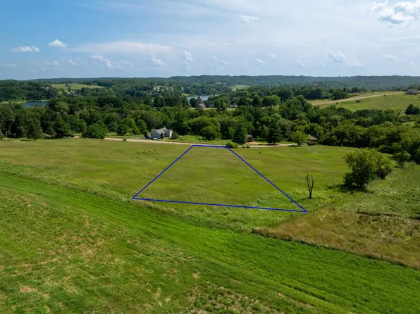 L1135 Amsterdam Dr, La Valle, WI 53941