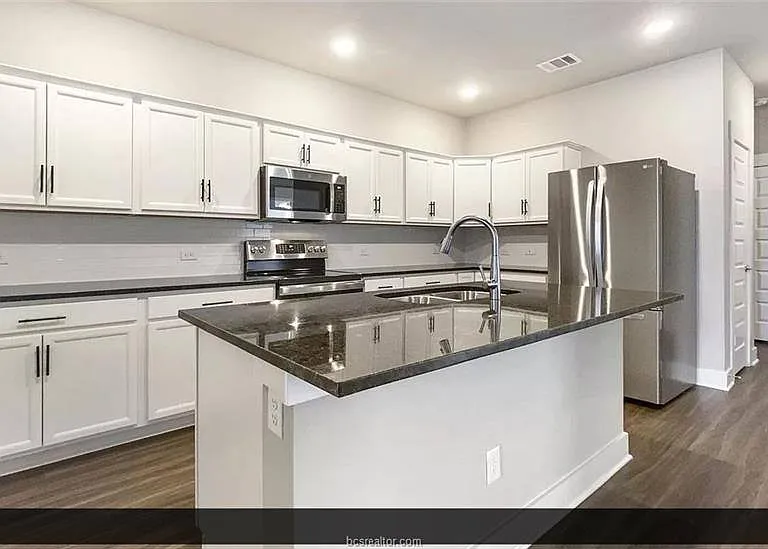 3920 Yukon Ln — Photo 3