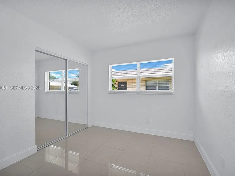 6907 SW 7th St — Photo 4