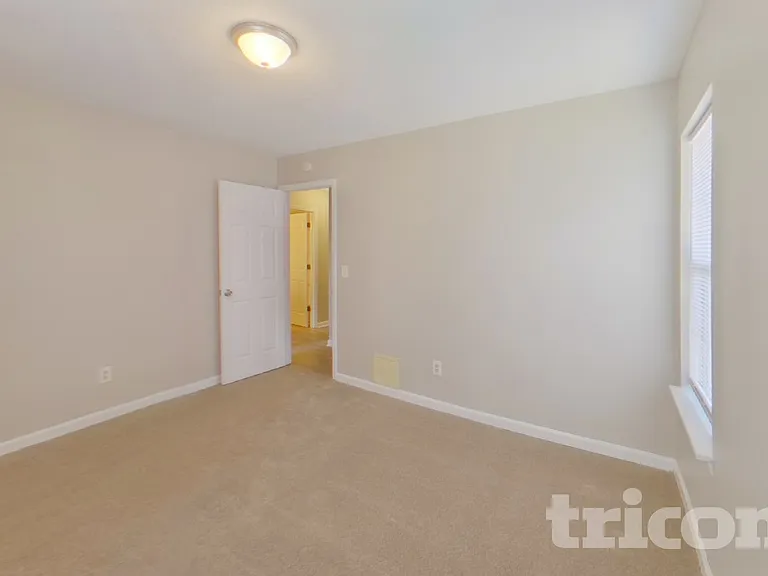 424 Forest Grove Cir — Photo 13
