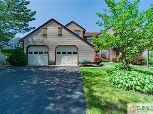 8 Rothwell Dr #B, Monroe Township, NJ 08831