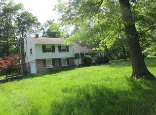 34 Long Ln, Malvern, PA 19355