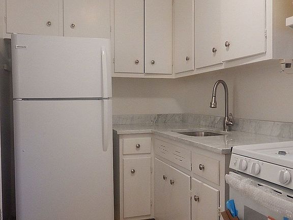 3rd image of 3200 Netherland Ave APT 5A