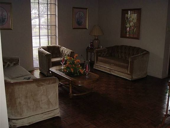 3rd image of 2749 Bridle Path Dr