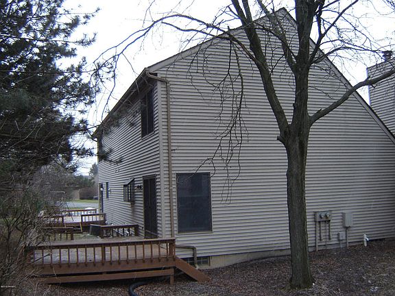 2nd image of 762 Bradford Pl NE #13