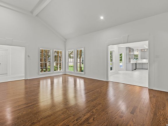 4th image of 11 Granburg Cir