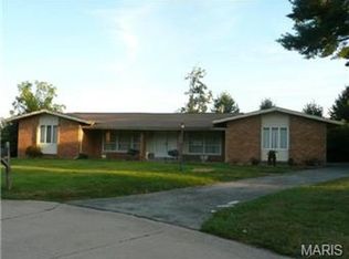 9 Greymore Dr, Chesterfield, MO 63017