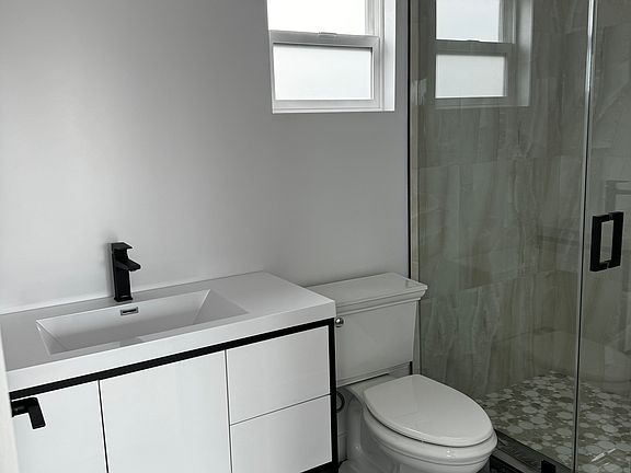 5th image of 11836 Arminta St #11834