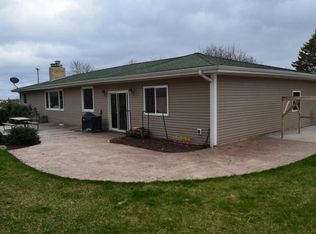 716 Ohio Ave, Fremont, MI 49412