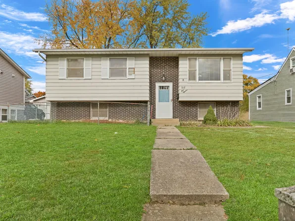 918 Ronald Ter, Round Lake Beach, IL 60073