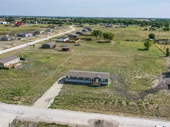 321 Cochise Dr, Ferris, TX 75125