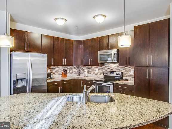 5th image of 110 Dandridge Ct #102