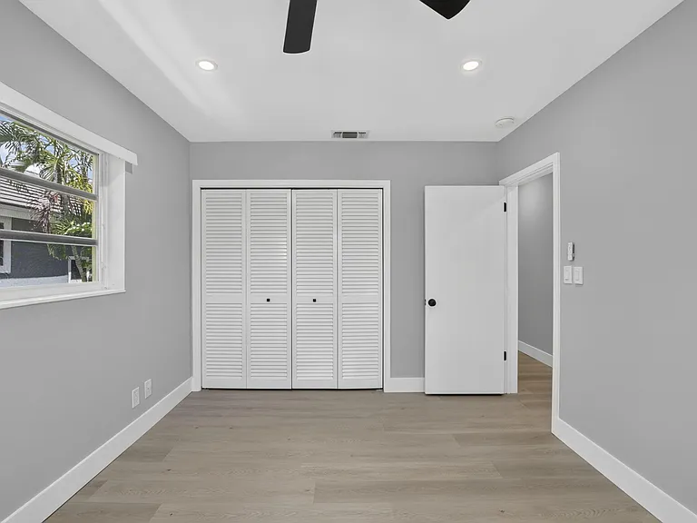 2755 NE 28th Ave #E2 — Photo 18