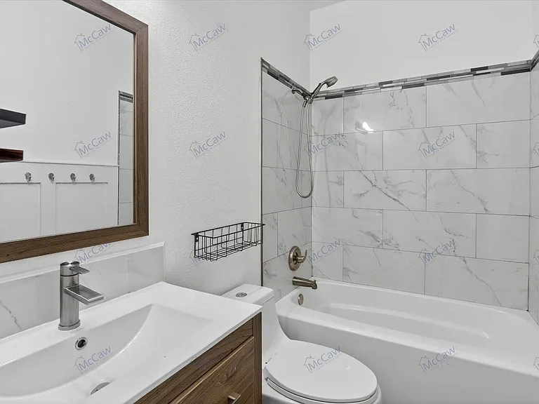 2405 Loreto Dr — Photo 14