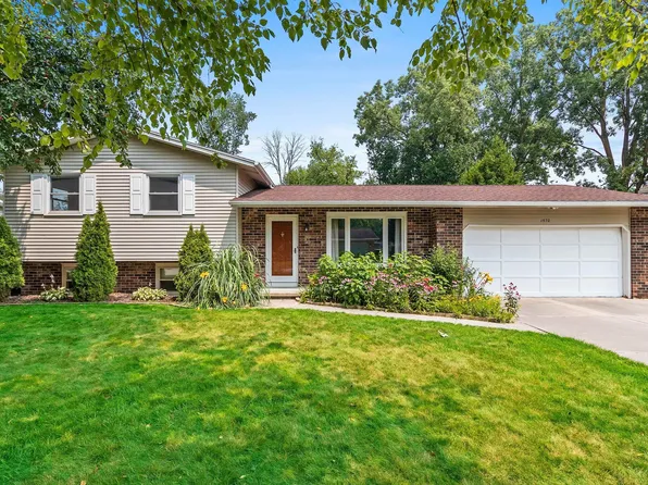 1570 Birchwood Dr, Green Bay, WI 54304