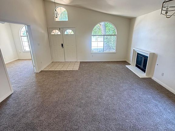 4th image of 804 Loch Lloyd Ln