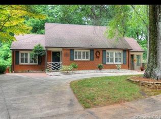 324 N Mulberry St, Statesville, NC 28677