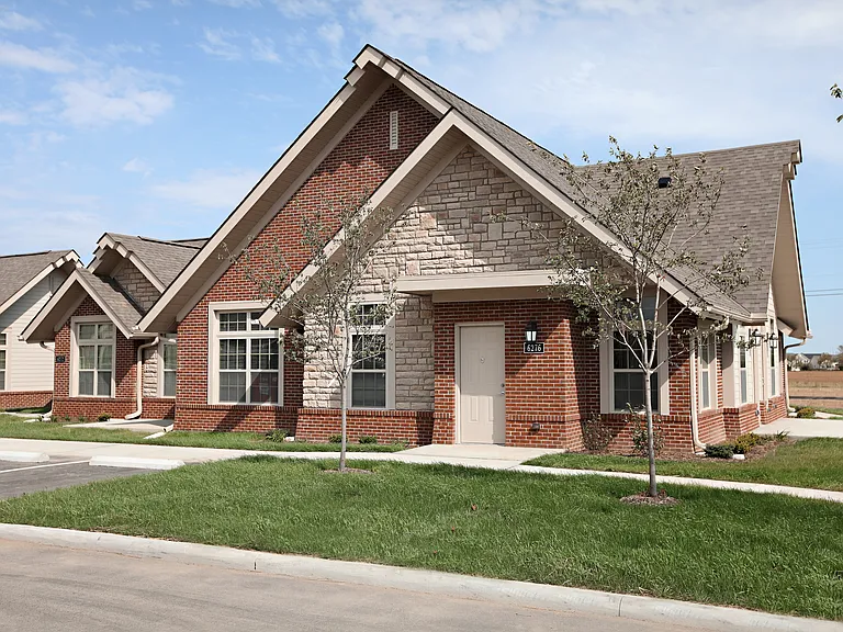Avondale 55+ Apartments — Photo 14