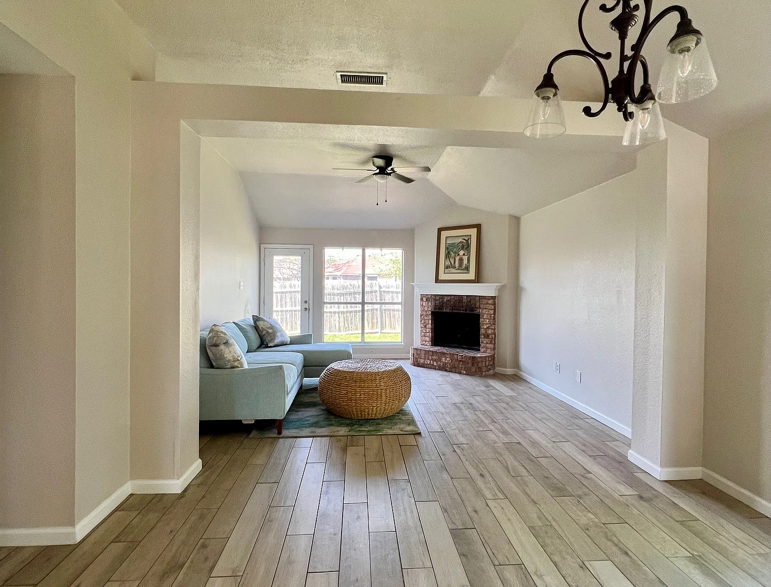 3 bed, 1462 sqft, $2,100 — Photo 3
