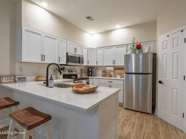 3702 Hurstbourne Ridge Blvd, Louisville, KY 40299