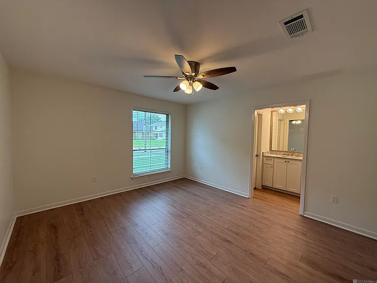 8763 Sharlane Dr — Photo 10