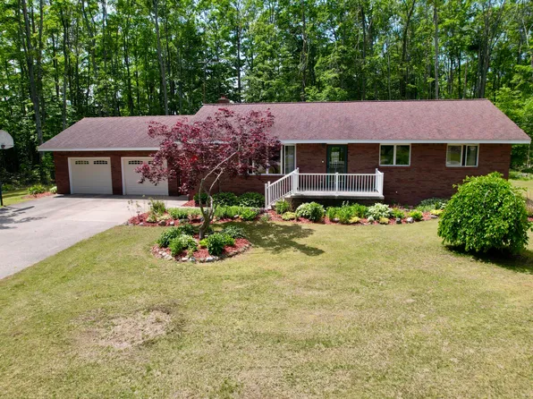 7823 Galbraith Rd, Cheboygan, MI 49721
