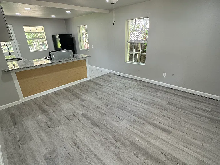 514 N Ash Ave #518 — Photo 8