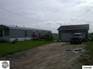 6126 N Pingree Rd, Elwell, MI 48832