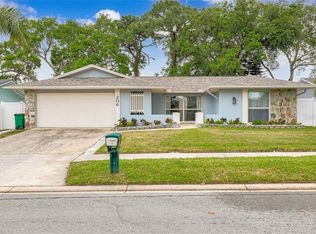 206 Hillcrest Dr, Safety Harbor, FL 34695